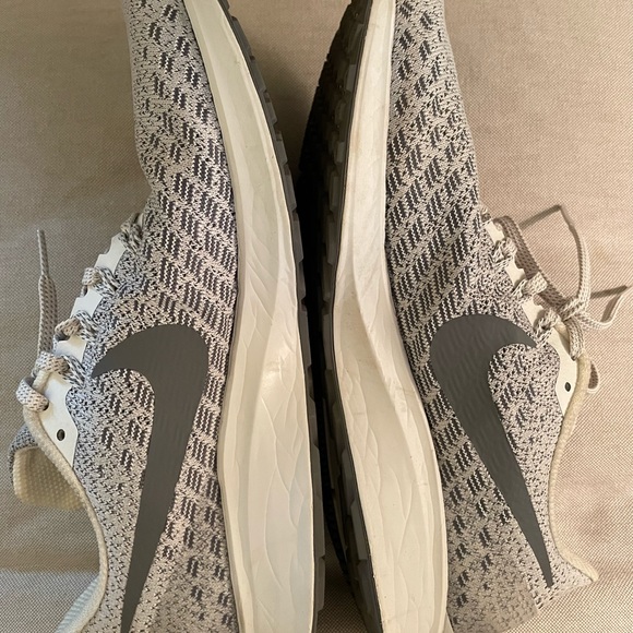 Nike Women’s Air Zoom Pegasus - Picture 6 of 11